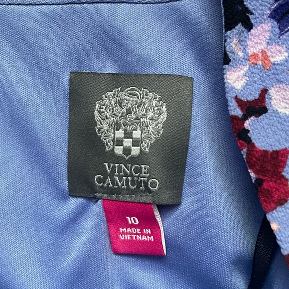 Vince Camuto V-Neck Short Sleeve Pebble Crepe Midi Dress - Picture 2 of 4